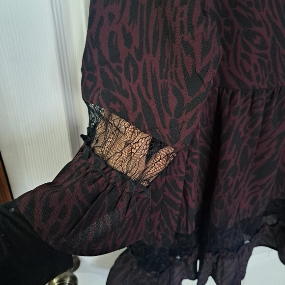 NWT AVENUE STUDIO BOHO TOP IN PLUM ZEBRA - Picture 7 of 8